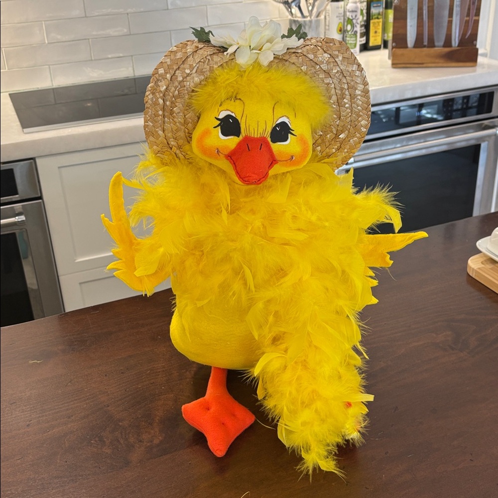 Annalee 18' Duck with Straw Hat and Feather Boa Adorable!